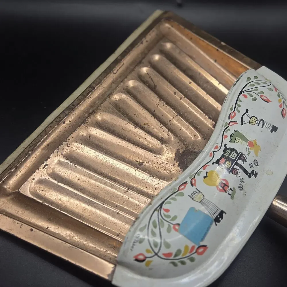 Vintage JV Reed MCM 70s Copper Color Metal Dustpan Cottage Core Granny Style